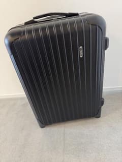 RIMOWA リモワ　キャリーケース　2輪　35L ブラック　機内持ち込みのサムネイル
