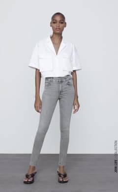 最終値下げ！ZARA  美品！　ミッドライズデニム　グレー　34サイズのサムネイル