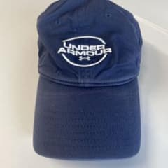 Under Armour ネイビーキャップ