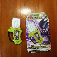 仮面ライダーエグゼイド シャカリキスポーツガシャトのサムネイル