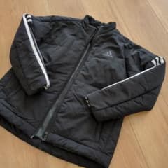 adidas キッズ コート 黒 中綿  140cmのサムネイル