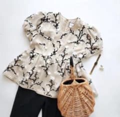 SEVEN TEN by MIHO KAWAHITO ツイード刺繍トップス - メルカリ