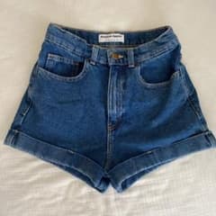 【再値下げ】アメリカンアパレル　ハイウエストデニムショートパンツのサムネイル