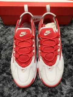 NIKE スニーカーのサムネイル