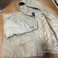 ベージュ フード付きジャケットのサムネイル