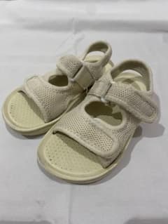 キッズ サンダル ベージュ メッシュ マジックテープ 18センチ　サイズ18