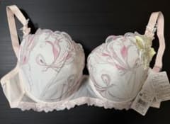 新品・Salute ブラジャー 白ピンク✨のサムネイル