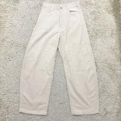 極美品　2024AW カレンソロジー コーデュロイカーヴィーパンツ　白 極美品 2024AW カレンソロジー コーデュロイカーヴィーパンツ 白