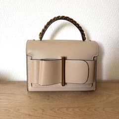 【新品未使用】CHARLES&amp;KEITH ボウディテールバッグ ベージュ CHARLES & KEITH ボウディテールバッグ 【再入荷】（Beige） -靴