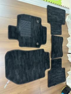 【KKさん専用】ハリアー80系　フロアマットのサムネイル