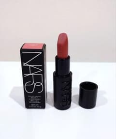 NARS エクスプリット リップスティック 831番