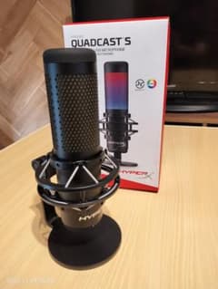 HyperX QuadCast S マイクのサムネイル