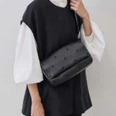極美品✨ BEARDSLEYビアズリー ドットボディバッグ ブラック - メルカリ
