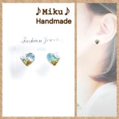 No.1567-A 樹脂ポストピアス☆パール入りちっちゃなハート型(ブラック