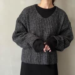 howdy. Vネックニットのサムネイル
