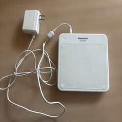 Panasonic QE-TM101 ワイヤレス充電器のサムネイル