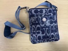 【即購入可】COACH シグネチャー ショルダーバッグ ネイビーのサムネイル