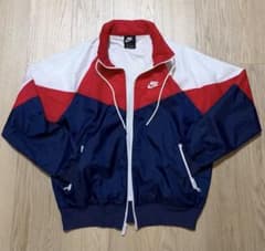 【美品】ナイキ　ナイロンフルジップジャケット Mサイズのサムネイル