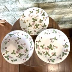 Wedgwood ワイルドストロベリー ボウル 皿3枚セットBONE CHINA - メルカリ