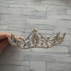 ブライダルティアラ シルバーカラー ラインストーンのサムネイル