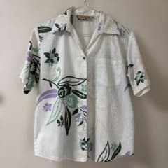 Ryukyu style Kahu 襟付き 半袖シャツ 花柄 ホワイトのサムネイル