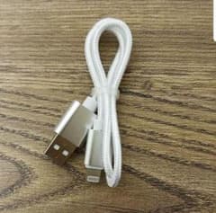 iPhone ケーブルのサムネイル