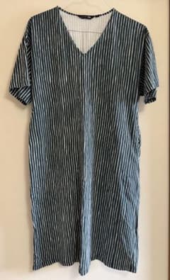 うさぎさまUNIQLO x Marimekko Vネック 半袖Tシャツワンピのサムネイル