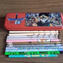 た*ん様 ドラゴンクエスト Ⅲ そして伝説へ 缶 ペンケース - メルカリ
