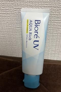 Biore UV アクアリッチ　ライトアップエッセンスのサムネイル