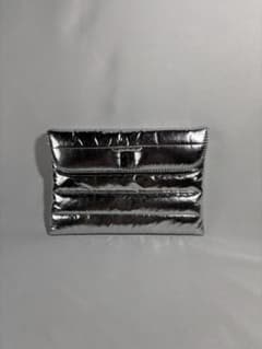 GIVENCHY シルバーポーチのサムネイル