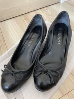 値下げしました！DIANA 黒パンプス　24センチのサムネイル