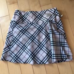なはま様専用　バーバリースカートのサムネイル