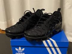 NIKE AIR VAPORMAX PLUSのサムネイル