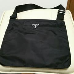 はくねこ様専用  PRADA ワンポケットショルダーバッグ  (美品)のサムネイル