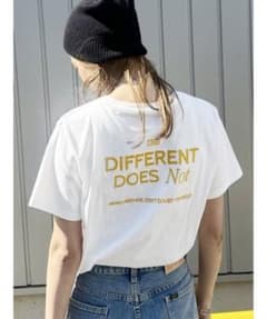 カラーエンブロイダリーTee 新品未使用品✨のサムネイル