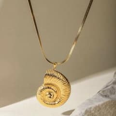 Ursula necklace, gold color