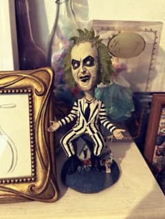 NECA Beetlejuice ビートルジュース　ボブルヘッド　フィギュア NECA Beetlejuice ビートルジュース ボブルヘッド フィギュア - メルカリ