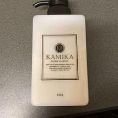 カミカ 黒髪クリームシャンプー KAMIKA 400gのサムネイル