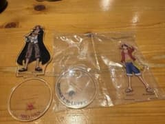 ワンピース一番くじのアクリルスタンドのサムネイル