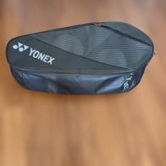 YONEX バドミントンバッグ 黒 オーバル型のサムネイル