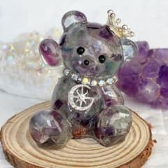 幸せを呼ぶオルゴナイト フローライト お座りくまちゃん 切株付 - メルカリ