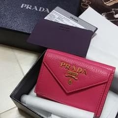 新品未使用PRADA ミニ 財布のサムネイル