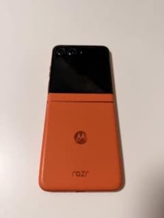 Motorola razr オレンジ色 折りたたみ式本体 - メルカリ