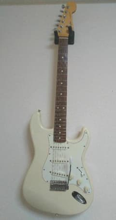 ゆり様専用【売り切り値下げ！】Fender フェンダー　エレキギター ストラトのサムネイル