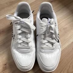 PUMA ホワイト スニーカーのサムネイル