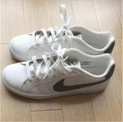 ナイキ スニーカーのサムネイル