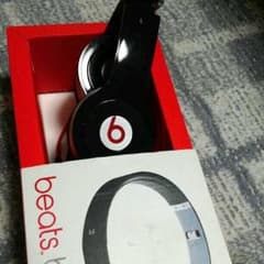 しゅう様専用   2つセット beats？ ヘッドフォン ホワイト&ブラックのサムネイル