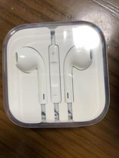 iPhone付属の純正品 イヤホンのサムネイル