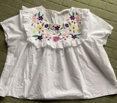 Tamiさん専用  ZARA   花柄刺繍  シャツのサムネイル