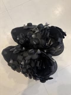 noir keininomiya ポンプフューリースニーカー 24cm 箱あり - メルカリ